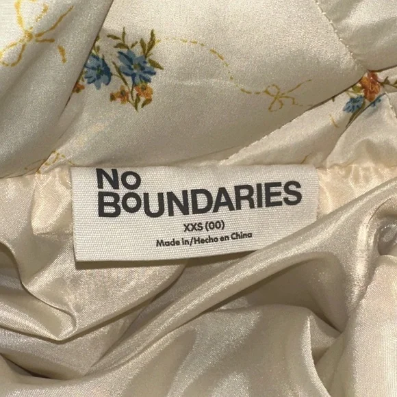 No Boundaries Floral Quilted Bow Jacket Cottagecore Coquette Cropped Puffer NWT - Picture 7 of 11